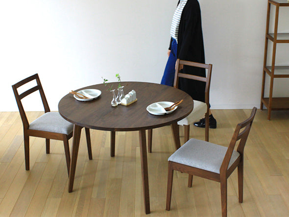 ROUND DINING TABLE