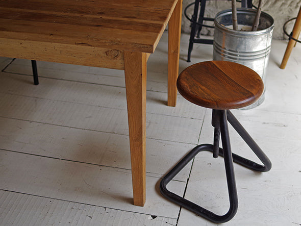 FR IRON STOOL