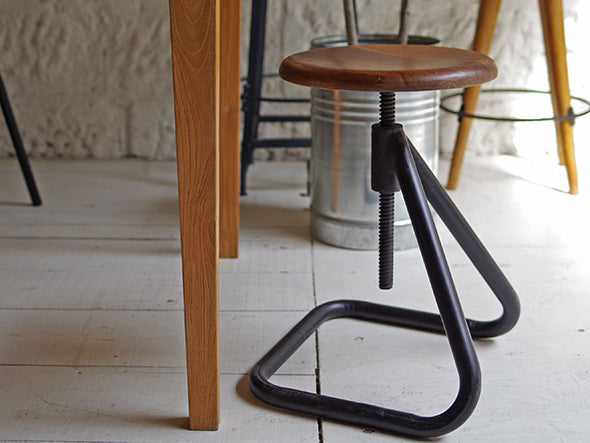 FR IRON STOOL