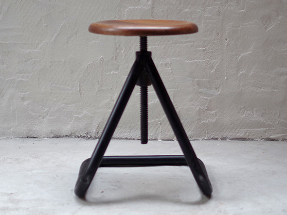 FR IRON STOOL