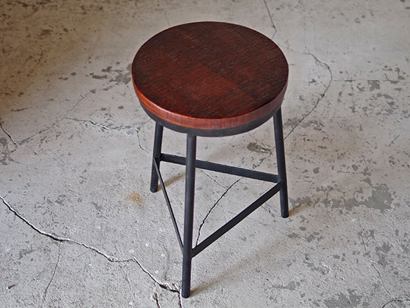 TR IRON STOOL