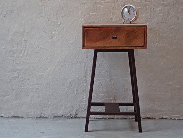 DR SIDE TABLE