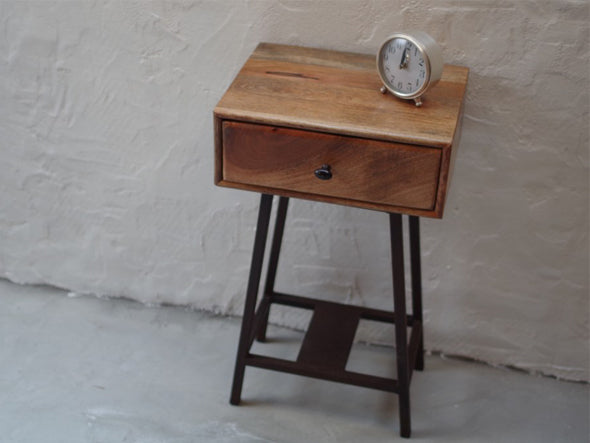 DR SIDE TABLE