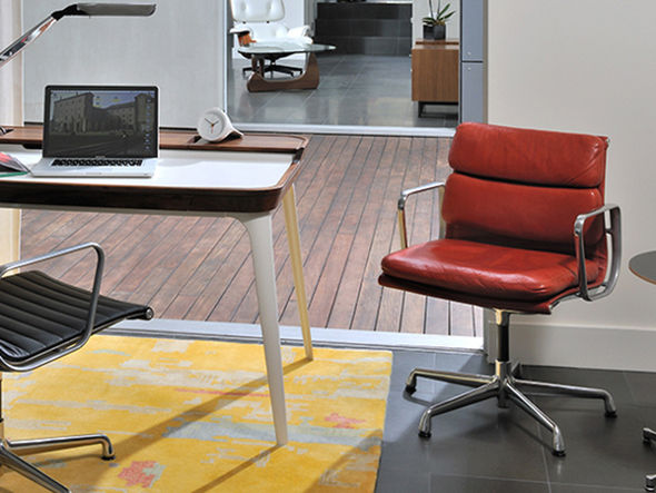 Eames Soft Pad Group Chair Management Chair