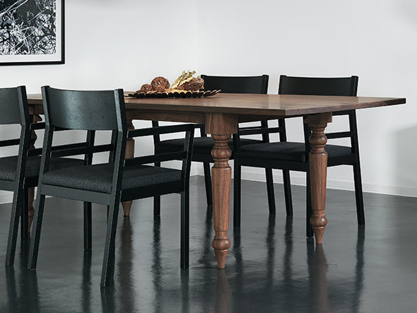 BELLADONNA DINING TABLE