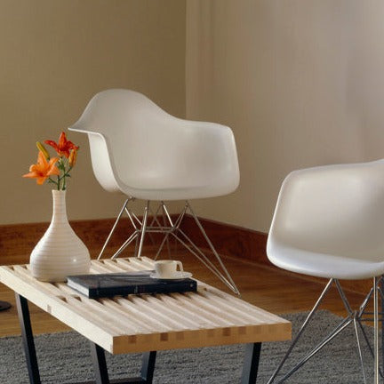 Eames Molded Plastic Arm Shell Chair アームチェア