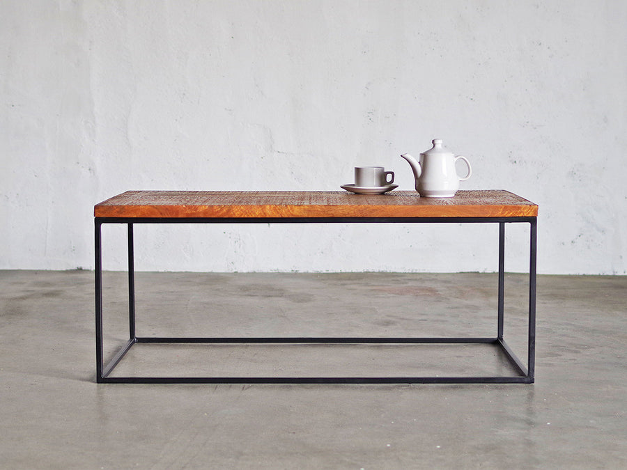 DE IRON COFFEE TABLE