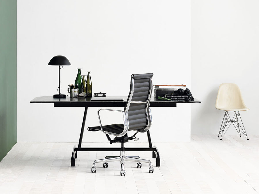 Eames Aluminum Group Executive Chair