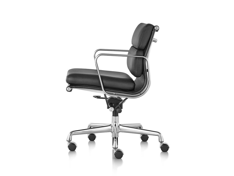 Eames Soft Pad Group Chair Management Chair