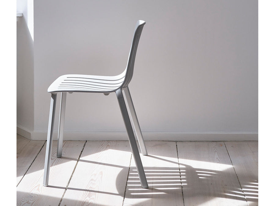 PLATO STACKING CHAIR