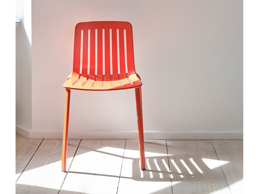 PLATO STACKING CHAIR