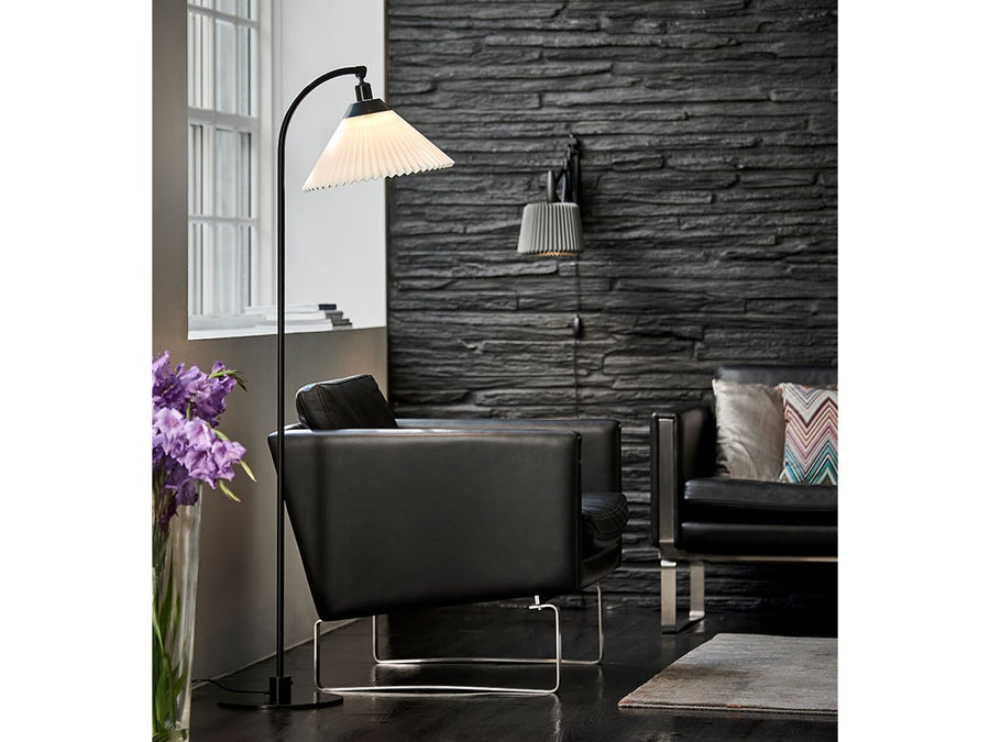 CLASSIC FLOOR LAMP MODEL 368