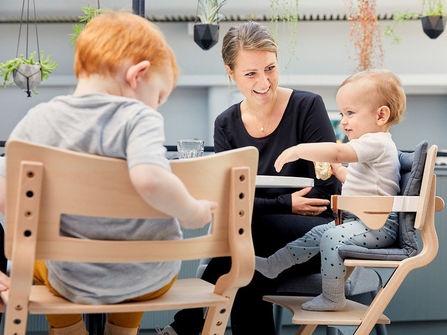 HIGH CHAIR