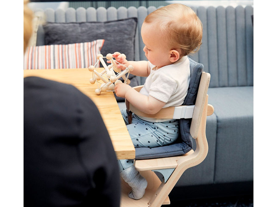 HIGH CHAIR