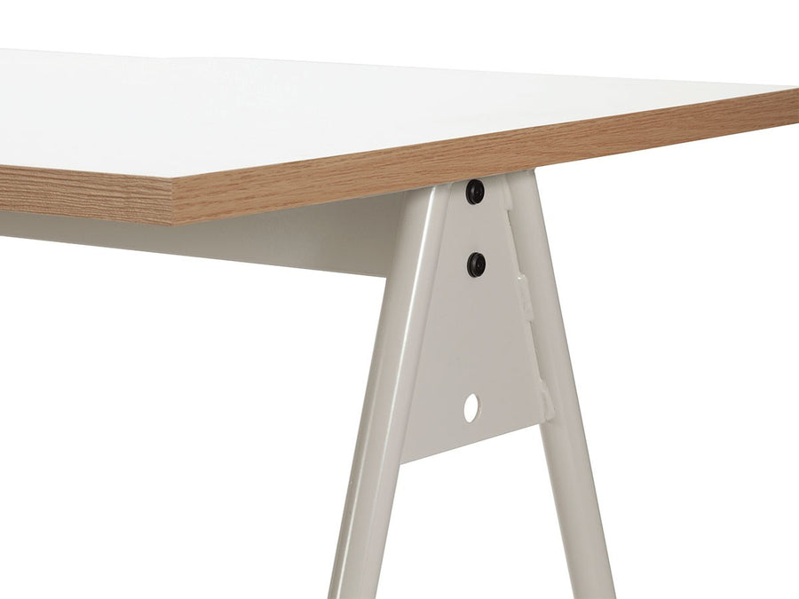 JSF COMPASS LEG DESK