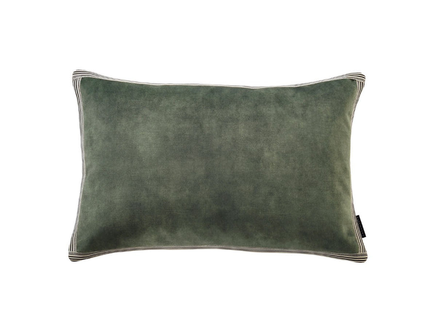 Manade Cushion