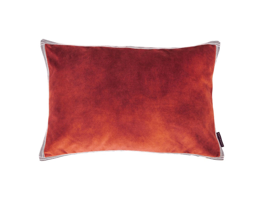 Manade Cushion