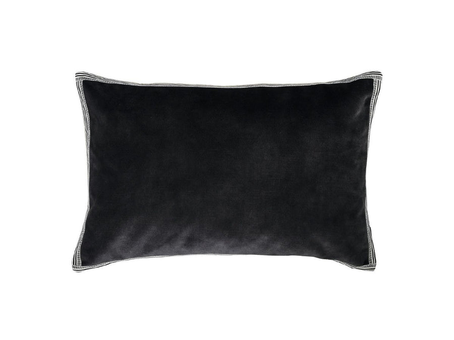 Manade Cushion