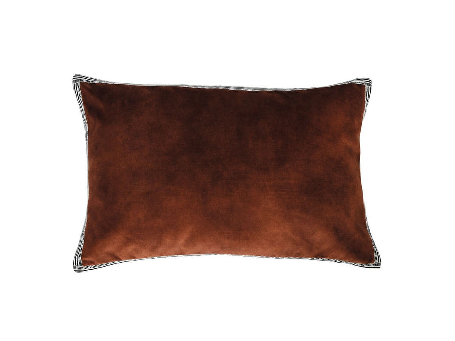 Manade Cushion