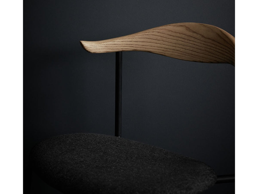 ATOM CHAIR