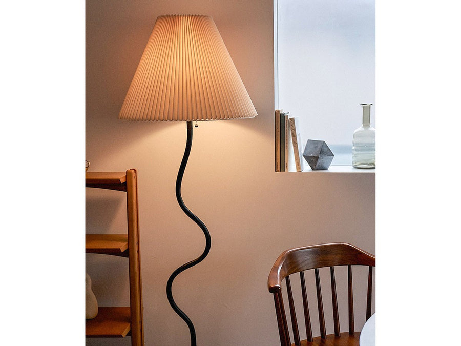 WAVY FLOOR LAMP