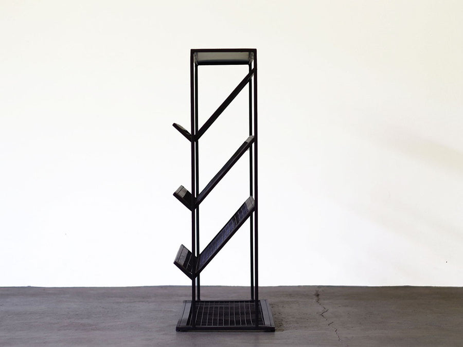 IRON DISPLAY MAGAZINE RACK