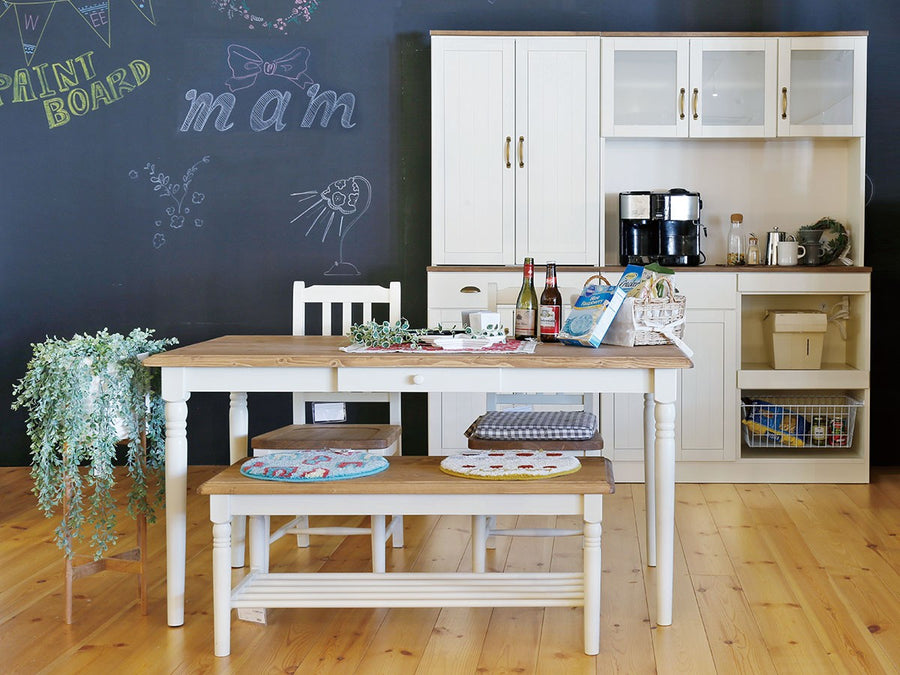 Fennel dining table