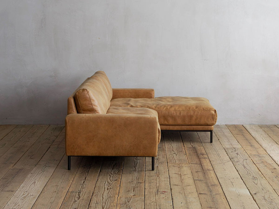 PLUTO SMALL COUCH SOFA