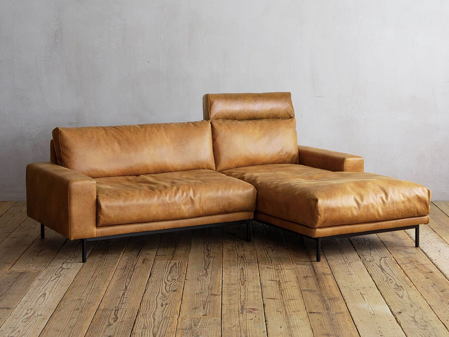 PLUTO SMALL COUCH SOFA